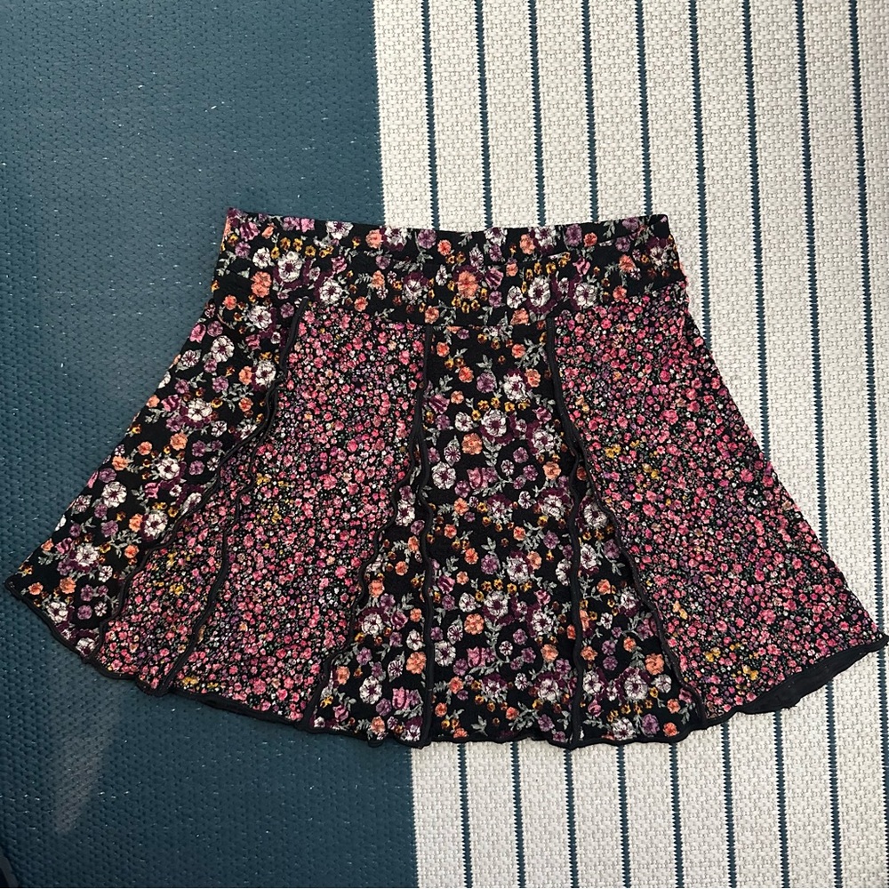 Zara Black Floral Mini Skirt